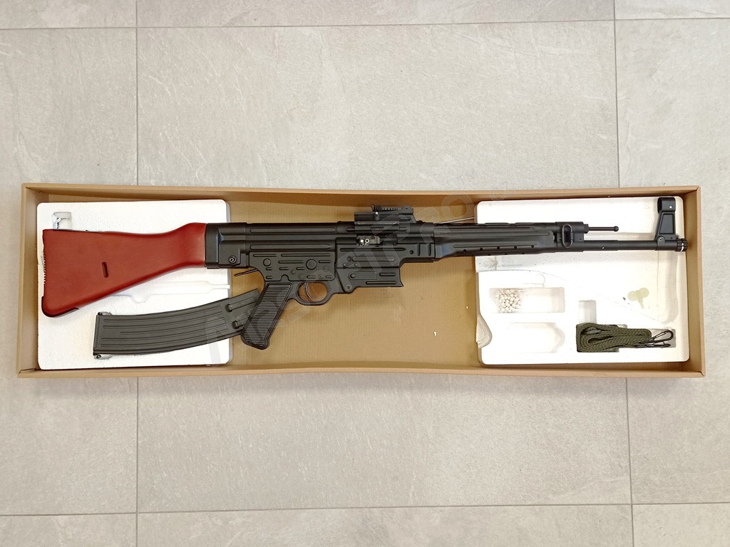MP44