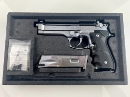 Pistola airsoft M92F Chrome Stainless, gas blowback (GBB) - DAMAGED [Tokyo Marui]