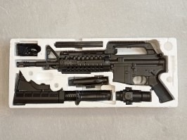 Airsoft M4 S-System + silenciador + linterna + punto rojo - ABS - DAMAGED [Well]
